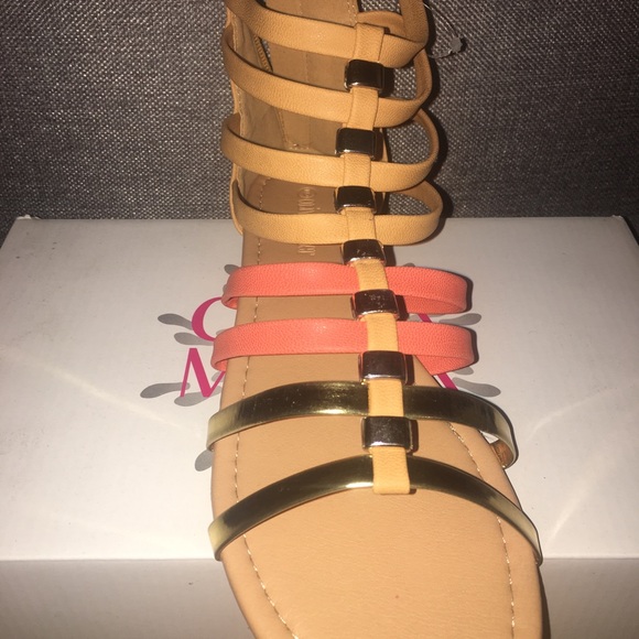 Light brown sandal - Picture 2 of 2